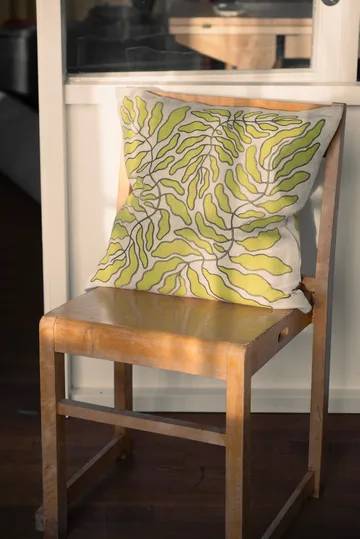 Leaves kuddfodral broderat 48x48 cm - Lime-nature - Fine Little Day