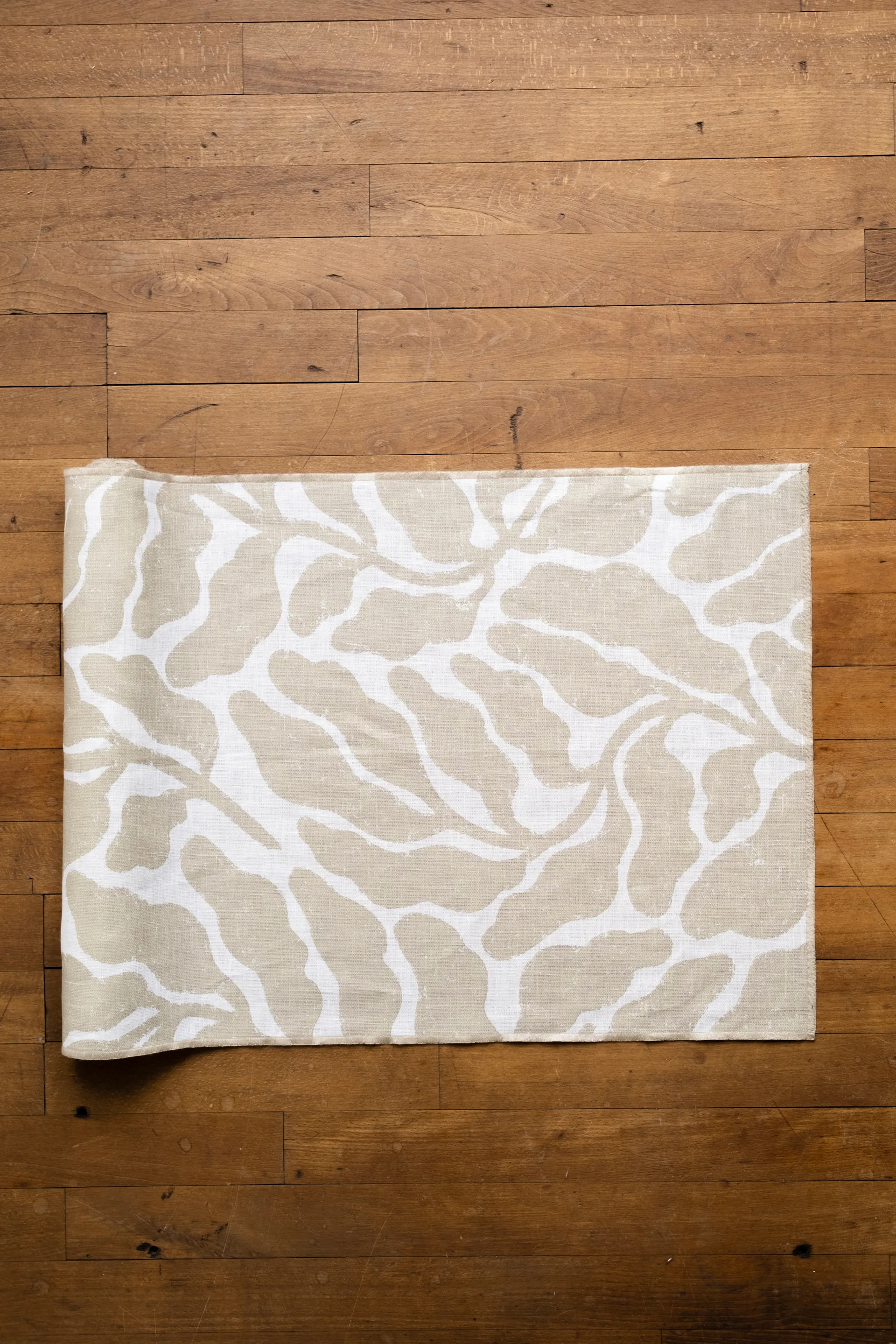 Leaves löpare, Sand, 45x180 cm Fine Little Day