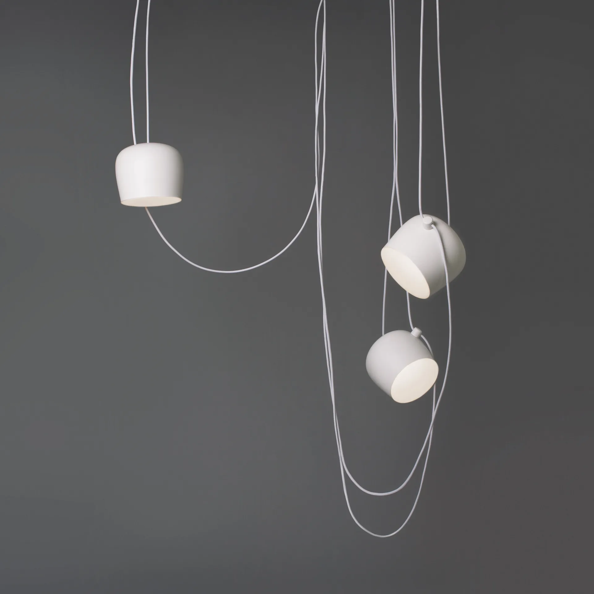 AIM taklampa, Black Flos