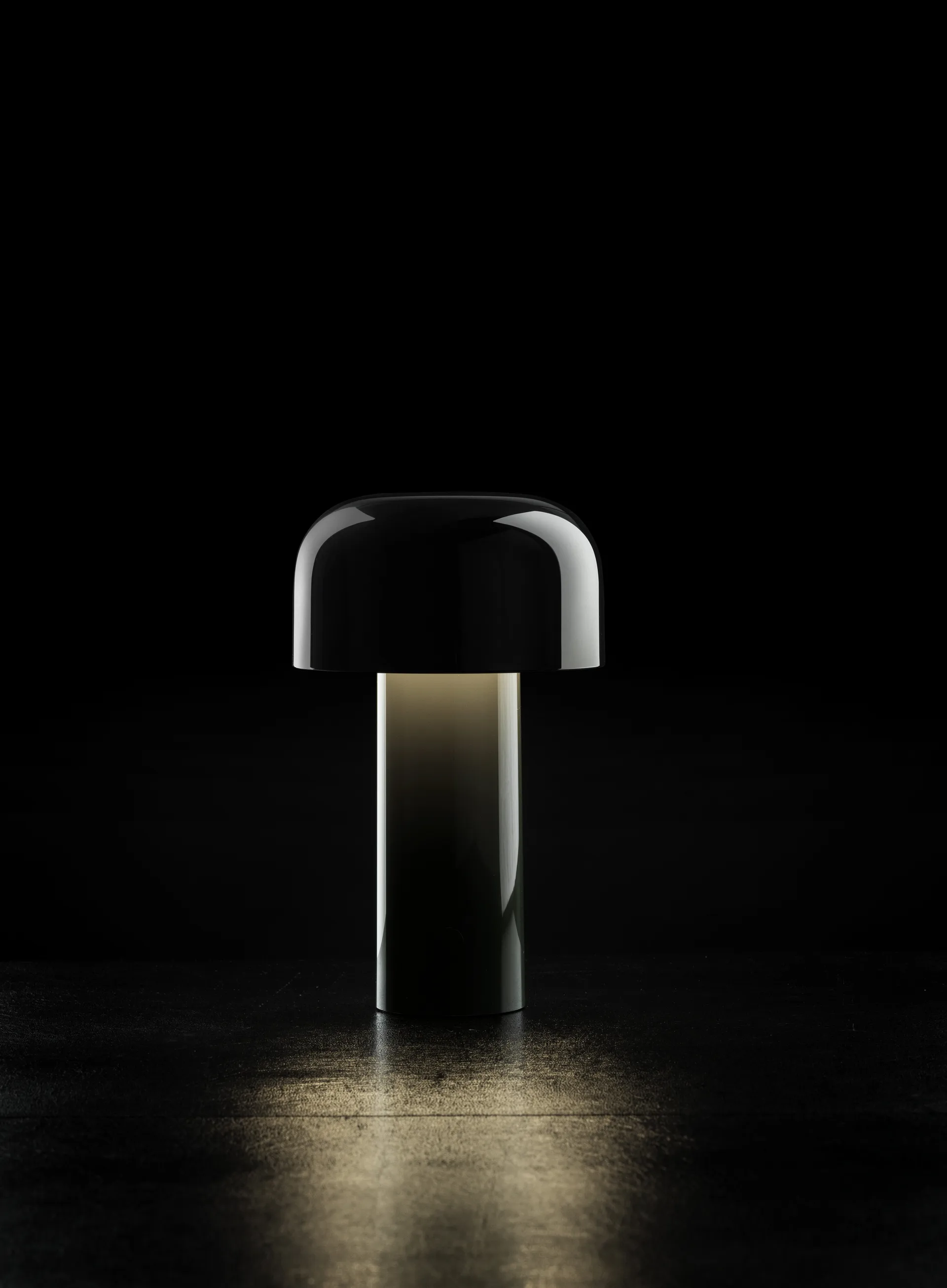 Bellhop bordslampa portabel, Glossy black, IP54 (inom/utomhus) Flos