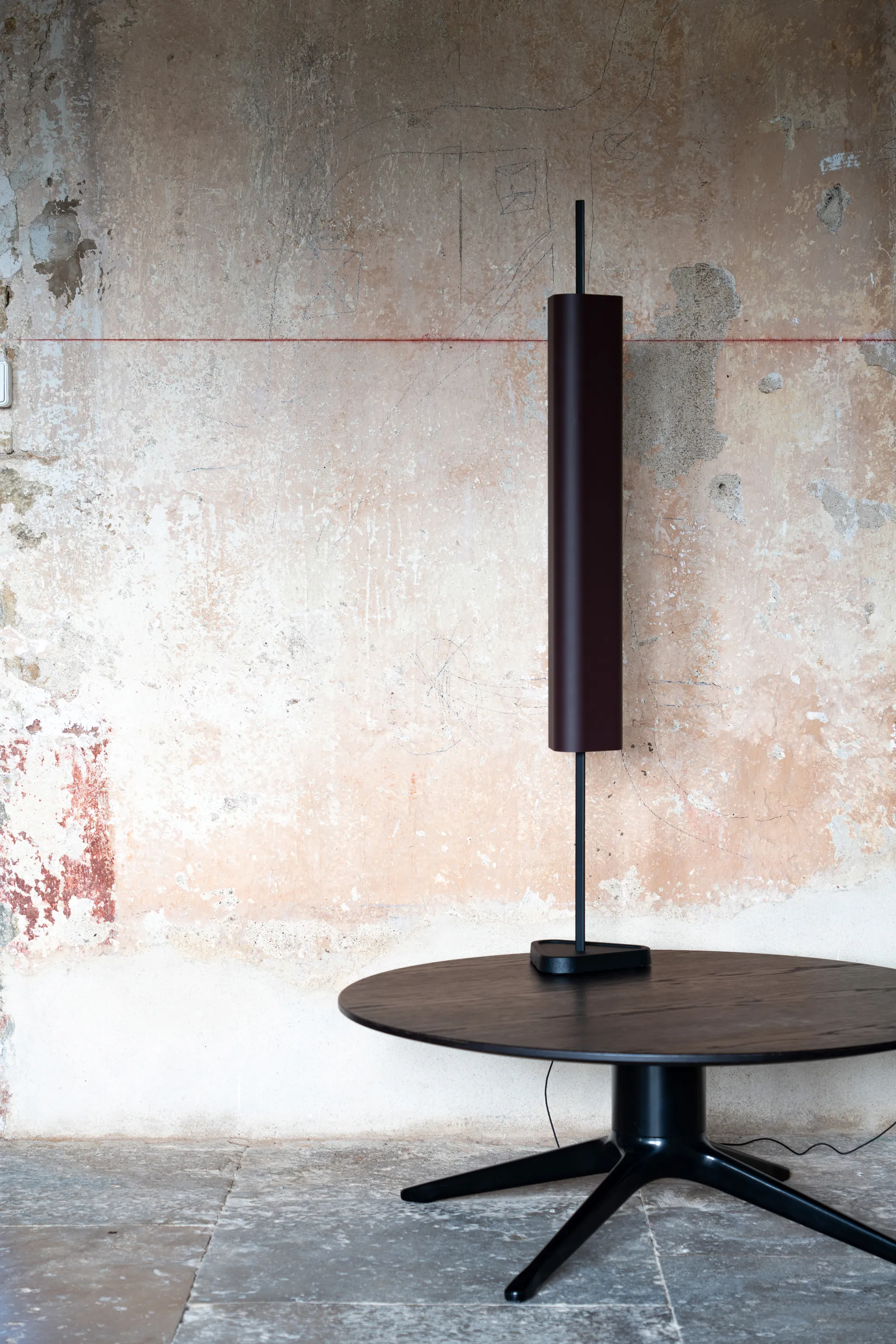 EMI bordslampa 114 cm, Deep blue Flos