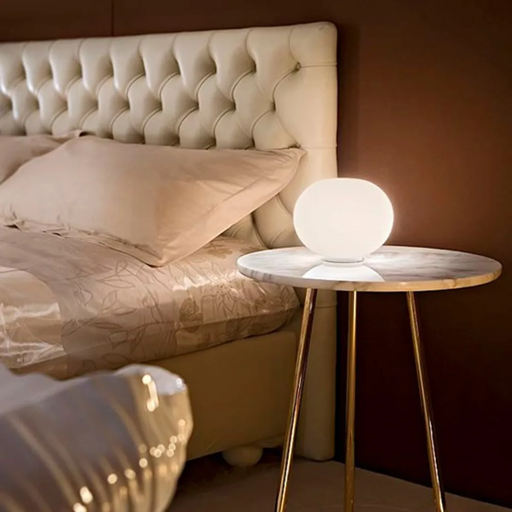 Glo-ball B Zero bordslampa, Vitt opalglas Flos