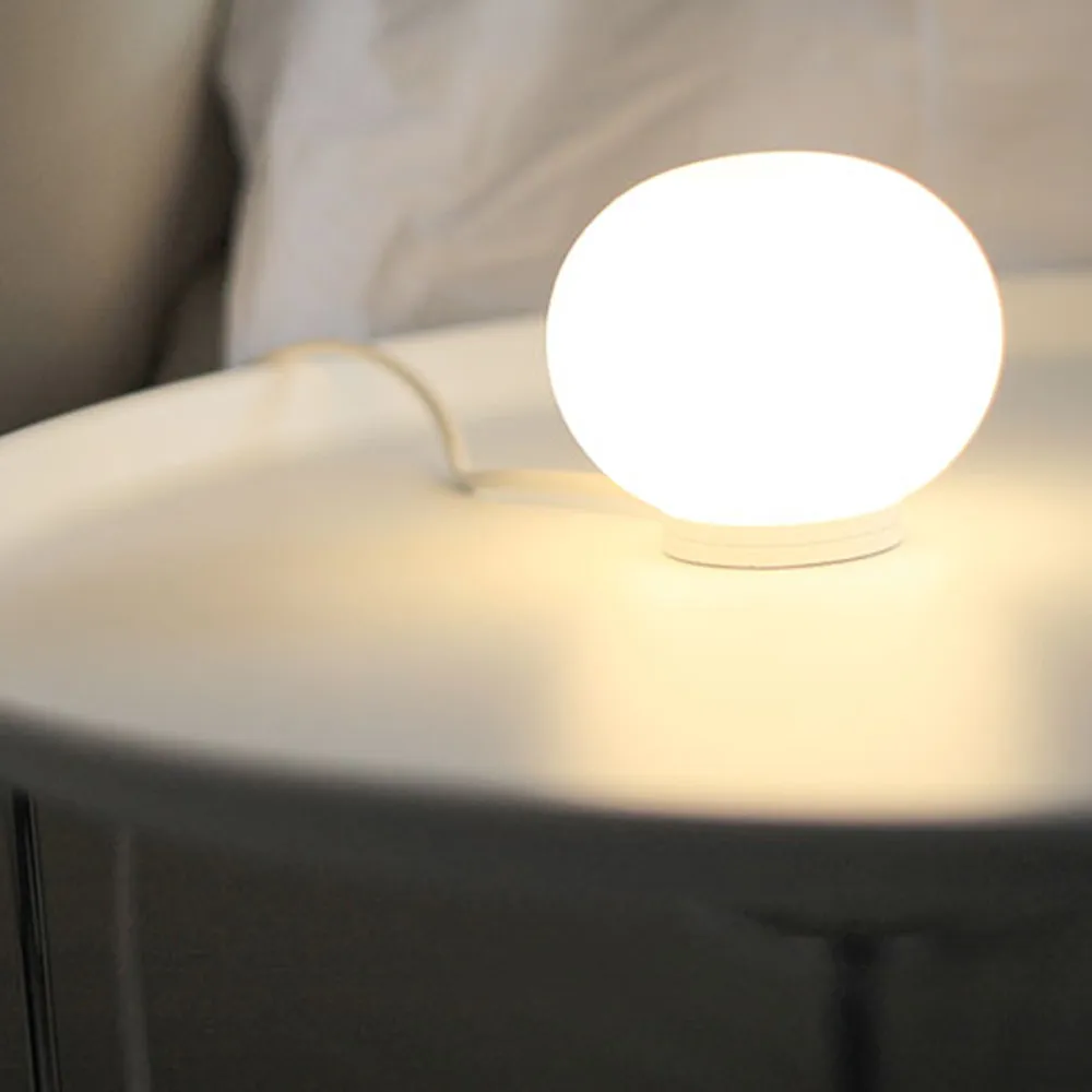 Glo-Ball Mini T bordslampa, Vitt opalglas Flos