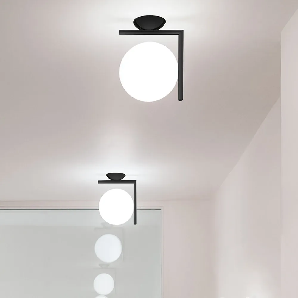 IC lights C/W2 vägglampa, Svart-opal Flos