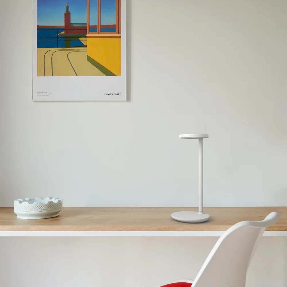 Oblique Qi bordslampa, Brun Flos