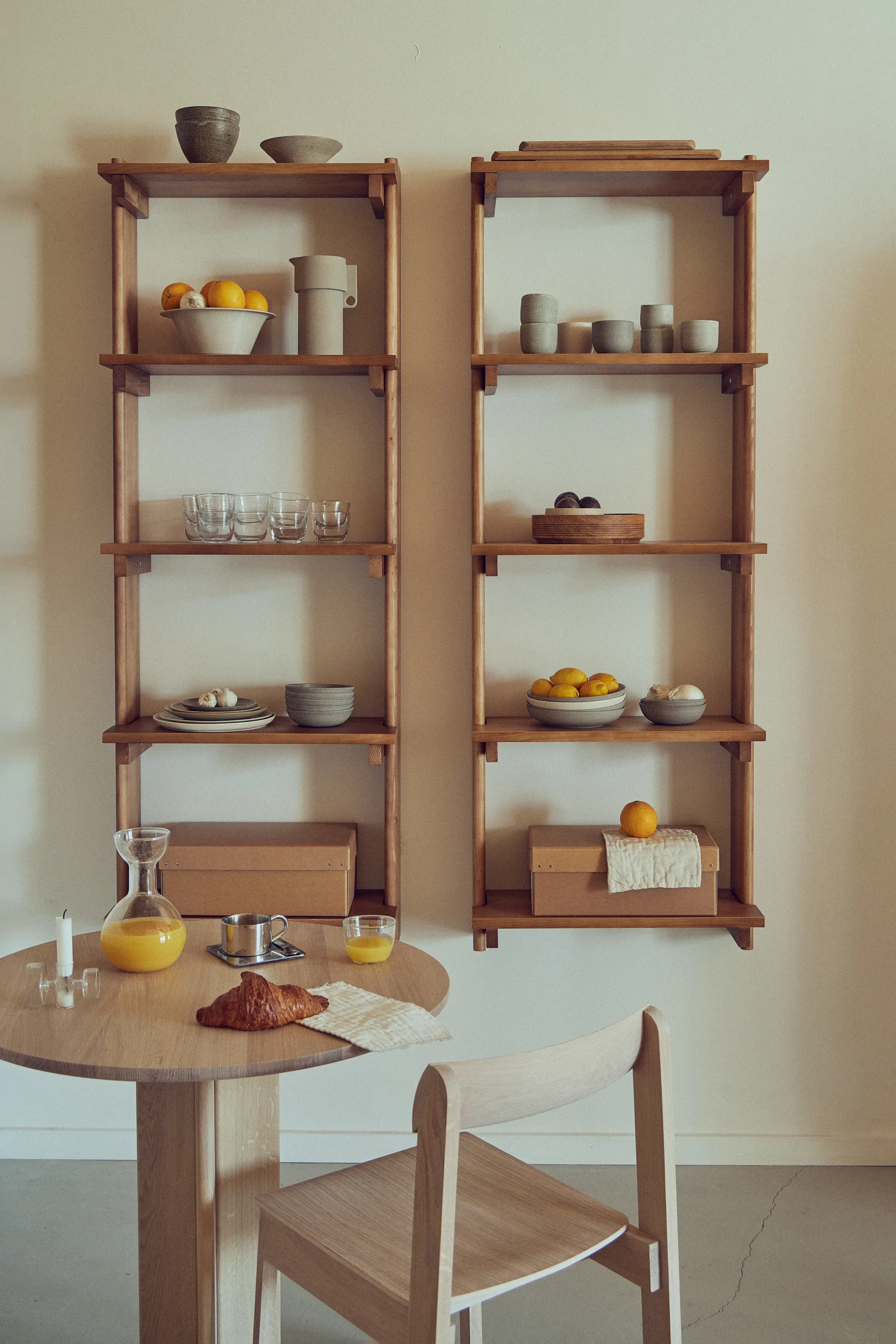 Beam Shelf vägghylla, Deep brown pine, 60x167x25 cm Form & Refine