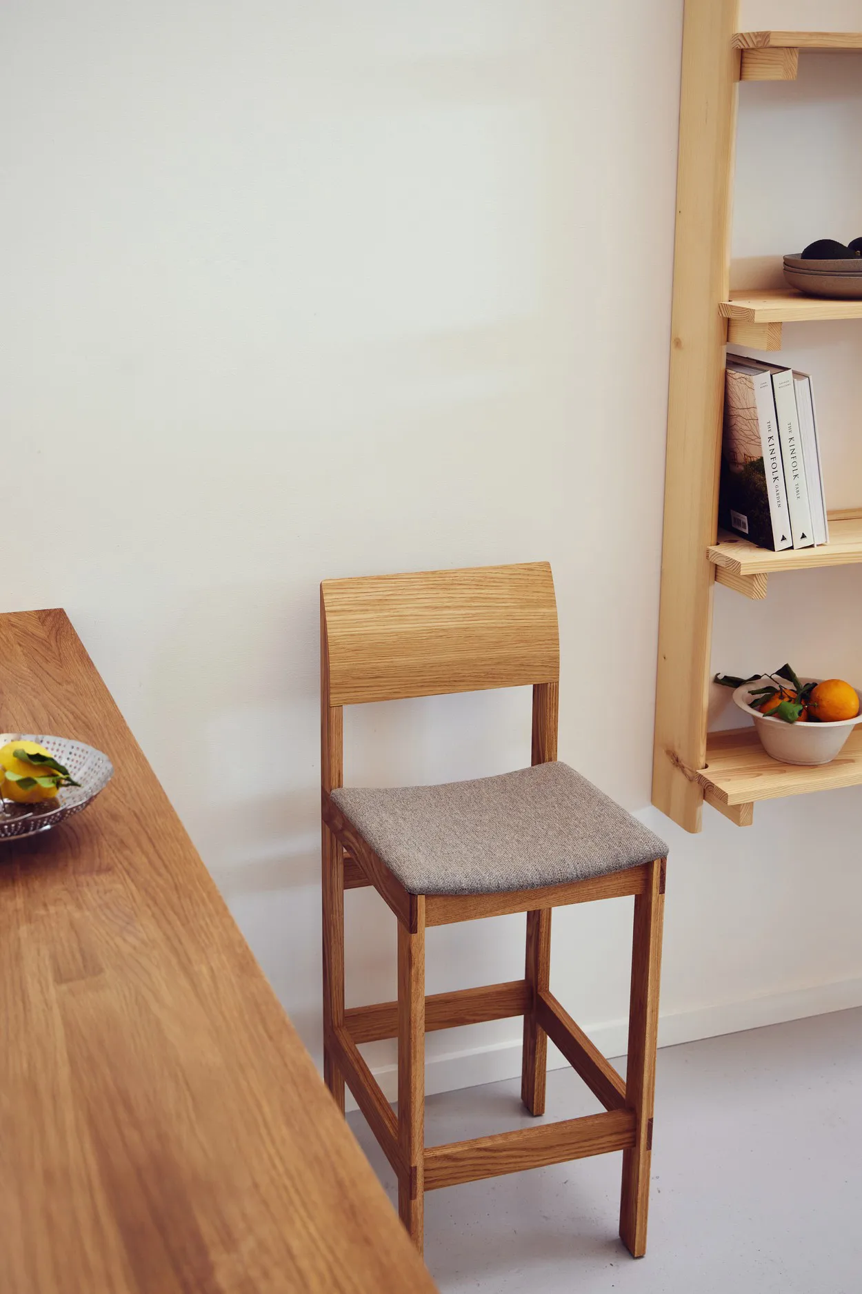Sonder barstol 65 cm, Ek-Hallingdal 65-0227 Form & Refine