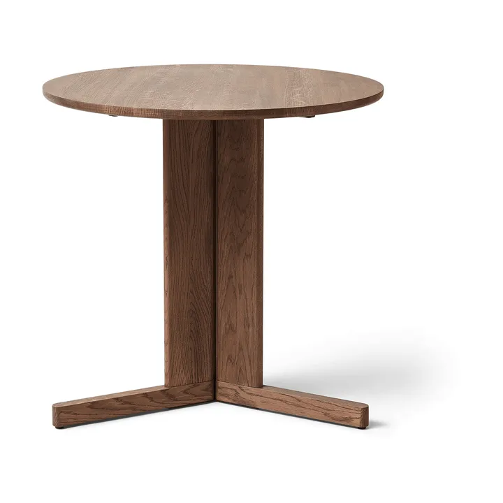 Trefoil matbord Ø75 cm - Rökt ek - Form & Refine