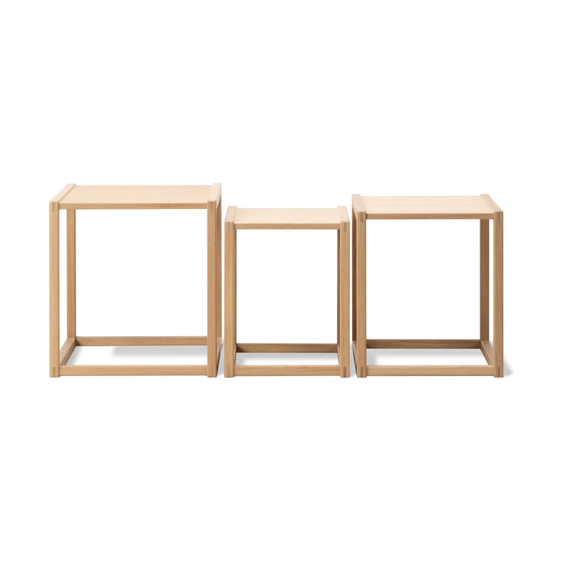 BM375 Nesting bord 3 delar, Ljus oljad ek Fredericia Furniture