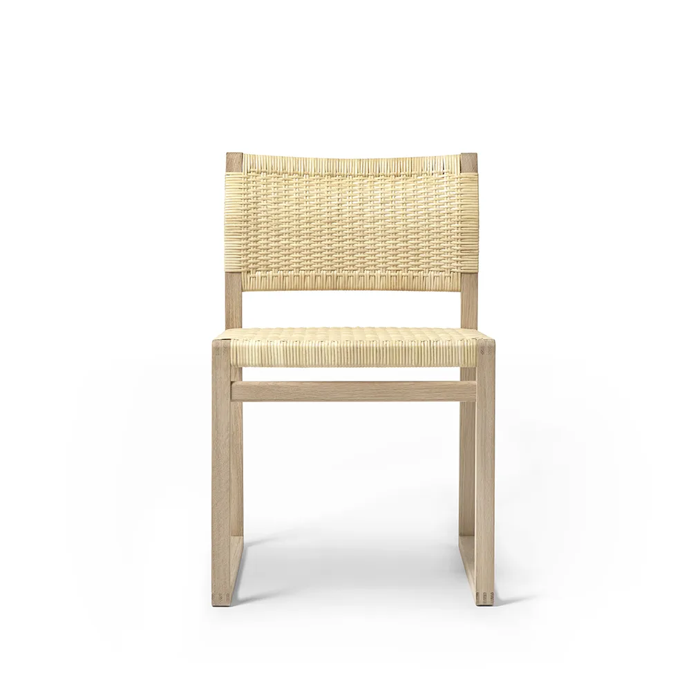 BM61 stol, Rotting-lackat ekstativ Fredericia Furniture