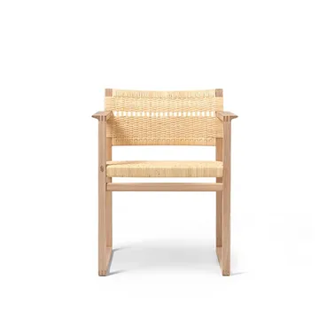 BM62 karmstol - Rotting-lackat ekstativ - Fredericia Furniture