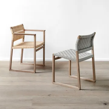 BM62 karmstol - Rotting-lackat ekstativ - Fredericia Furniture
