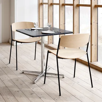 Lynderup 3080 stol - Lackerad valnöt-svart stålstativ - Fredericia Furniture