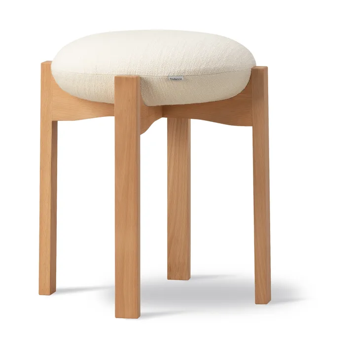 Pioneer rund pall låg - Odino NE22 off white-oljad bok, Ø41x46 cm - Fredericia Furniture