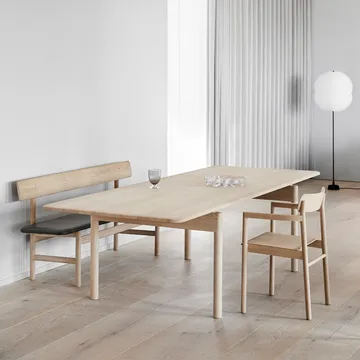 Post 3445 karmstol - Lackad ek - Fredericia Furniture