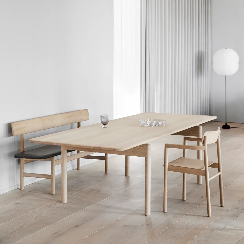 Post 3445 karmstol, Svartlackerad ek Fredericia Furniture