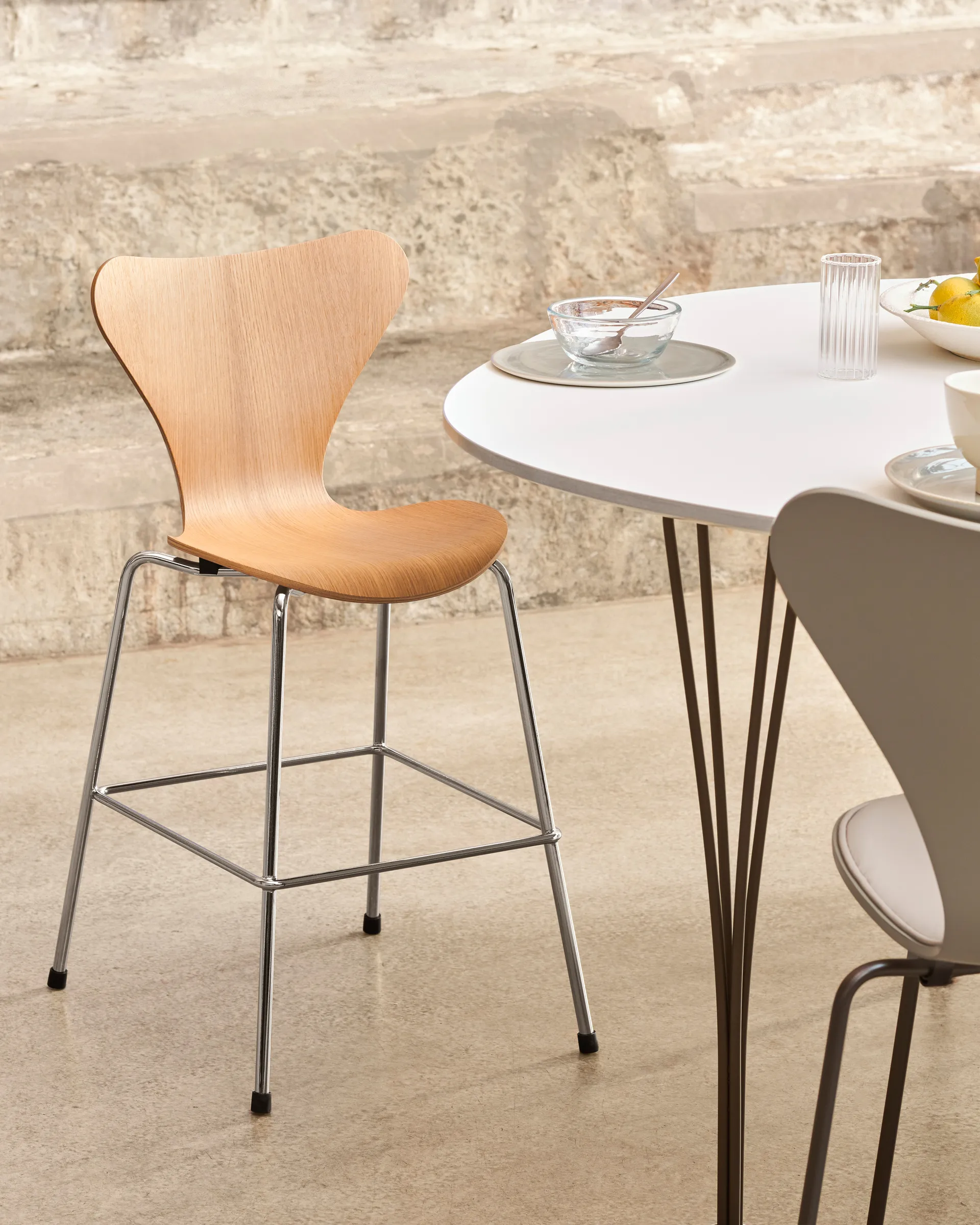 3177 Sjuan Junior stol krom, Lacquered oak veneer Fritz Hansen