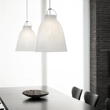 Caravaggio 2 pendel - Svart blank-röd textilsladd - Fritz Hansen