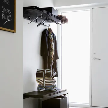 Cutter hatthylla - Svartlackerad ek - Fritz Hansen