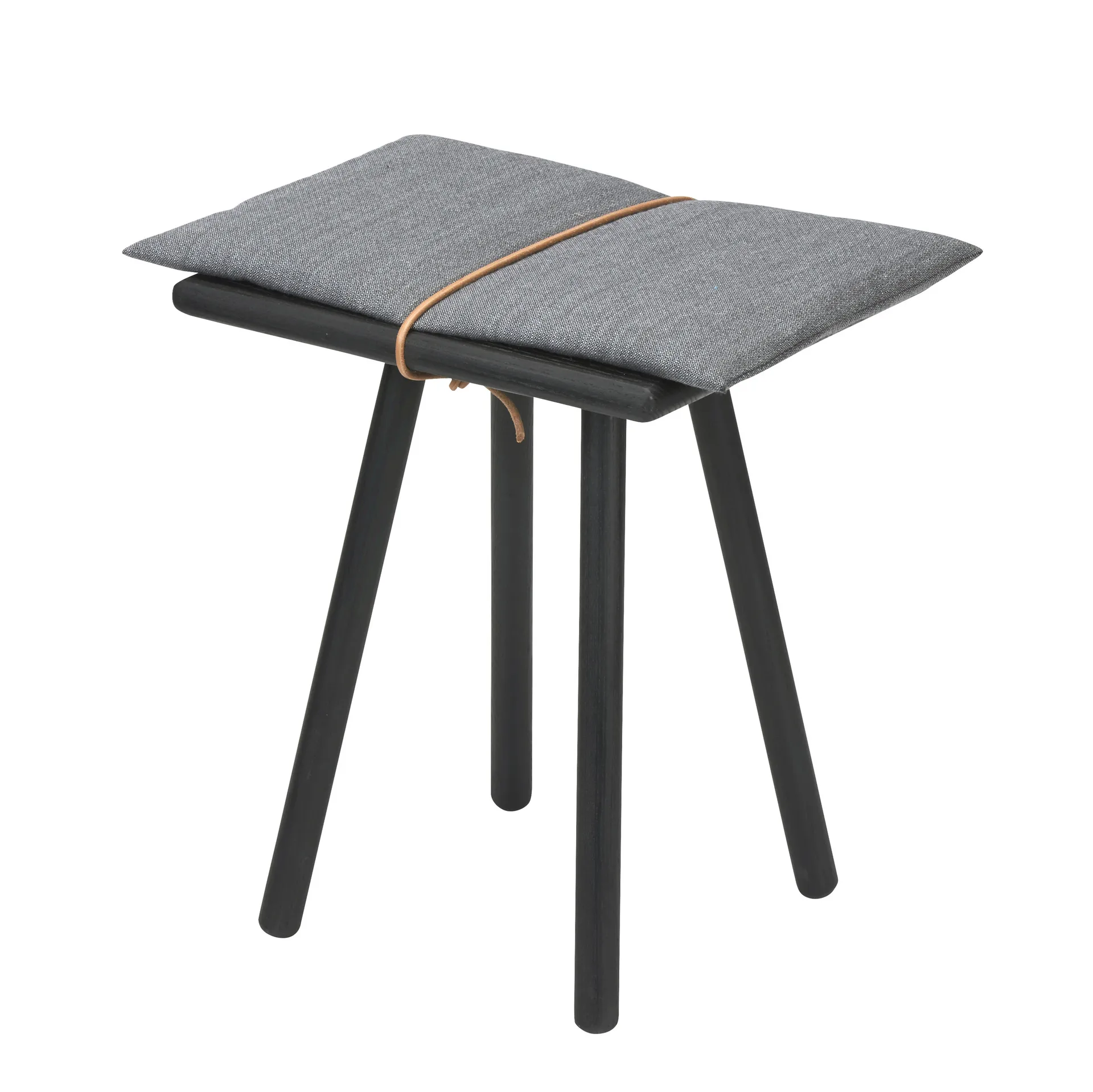 Georg pall, Svartlackerad ek Fritz Hansen