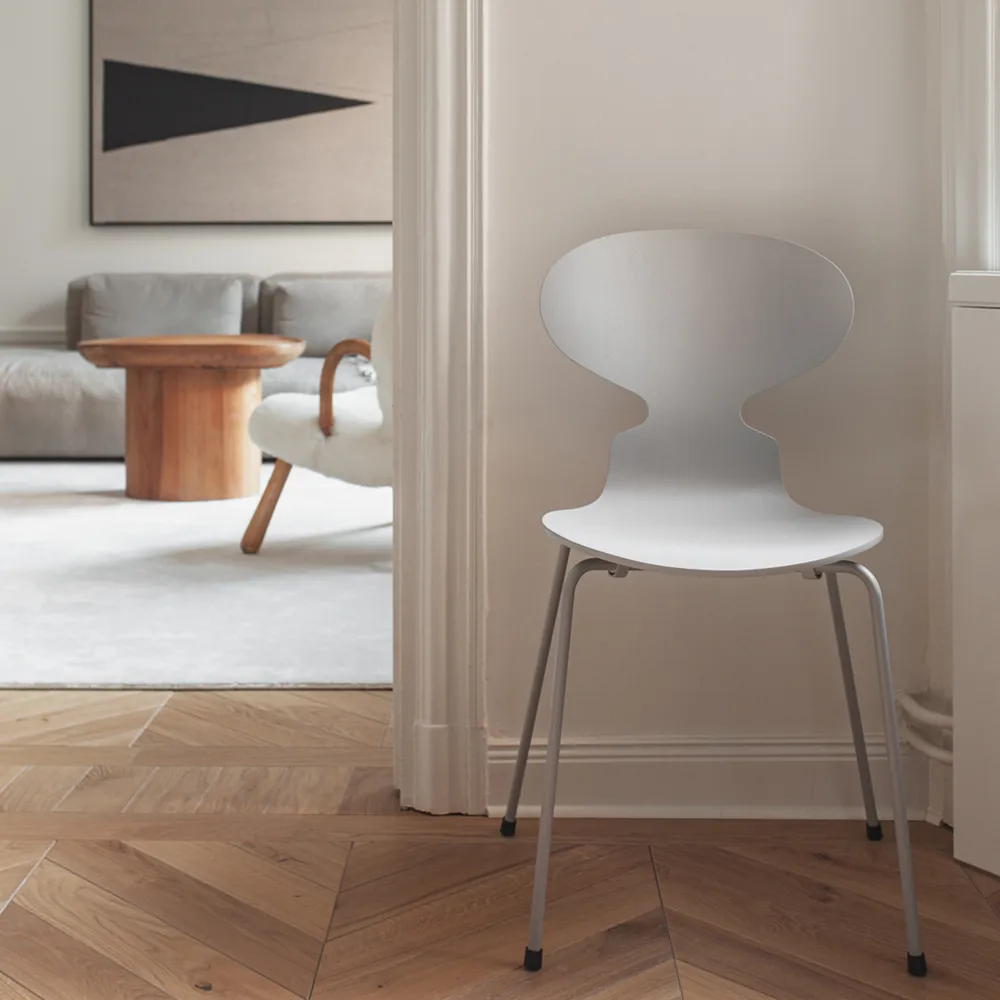Myran 3101 stol, dusk blue, målad ask, kromat stålstativ Fritz Hansen