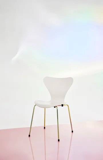 Sjuan 3107 7:14 AM stol - Beige-rainbow - Fritz Hansen