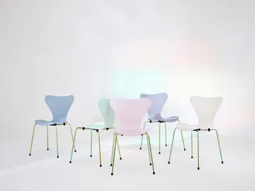 Sjuan 3107 7:14 AM stol - Beige-rainbow - Fritz Hansen