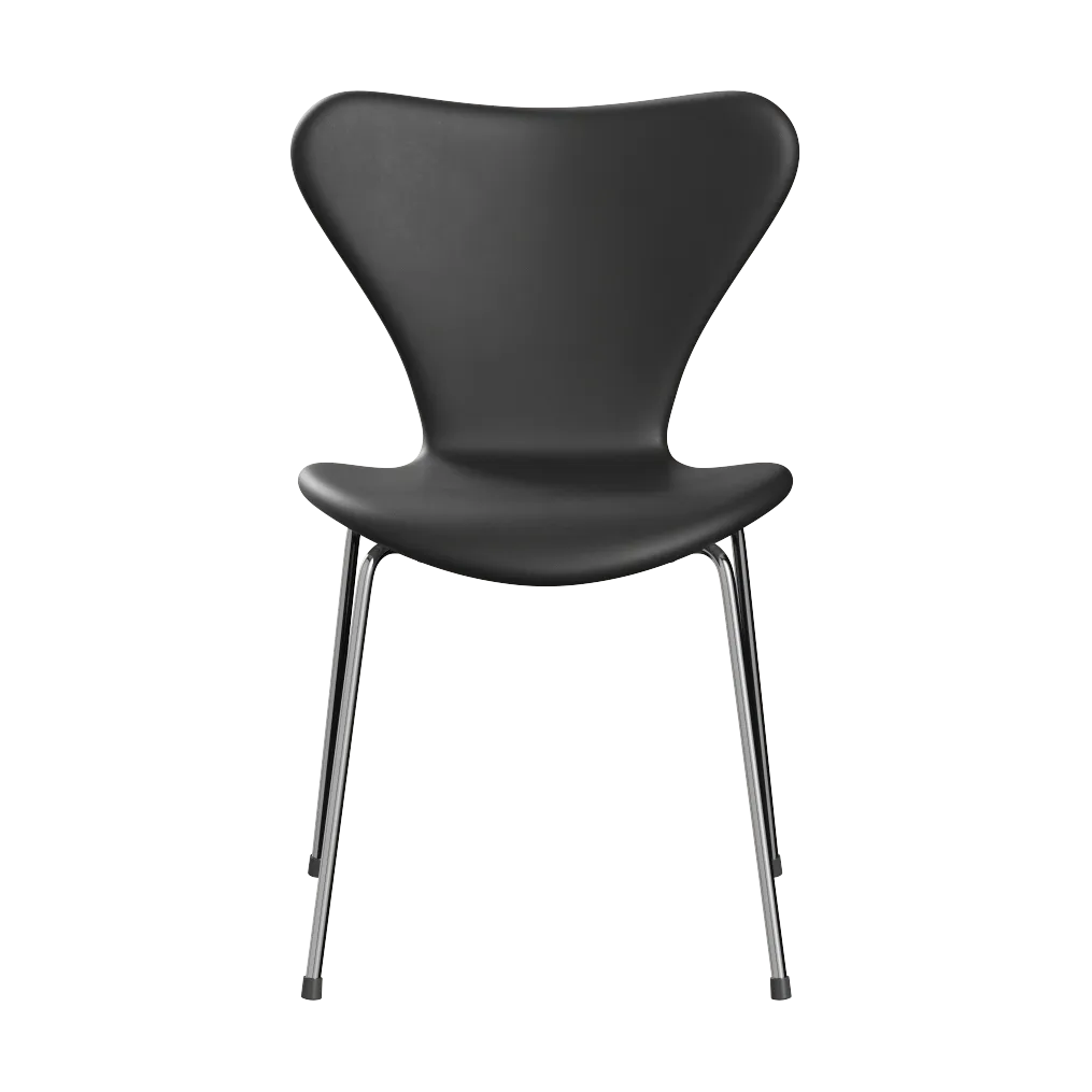 Sjuan 3107 helklädd stol, Essential black läder-kromat stativ Fritz Hansen