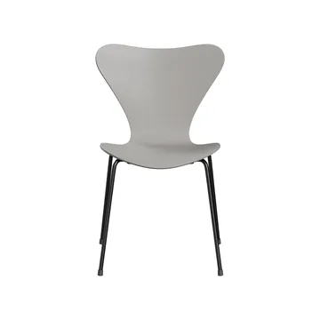 Sjuan 3107 stol - Nine grey-färgad ask-svart stativ - Fritz Hansen