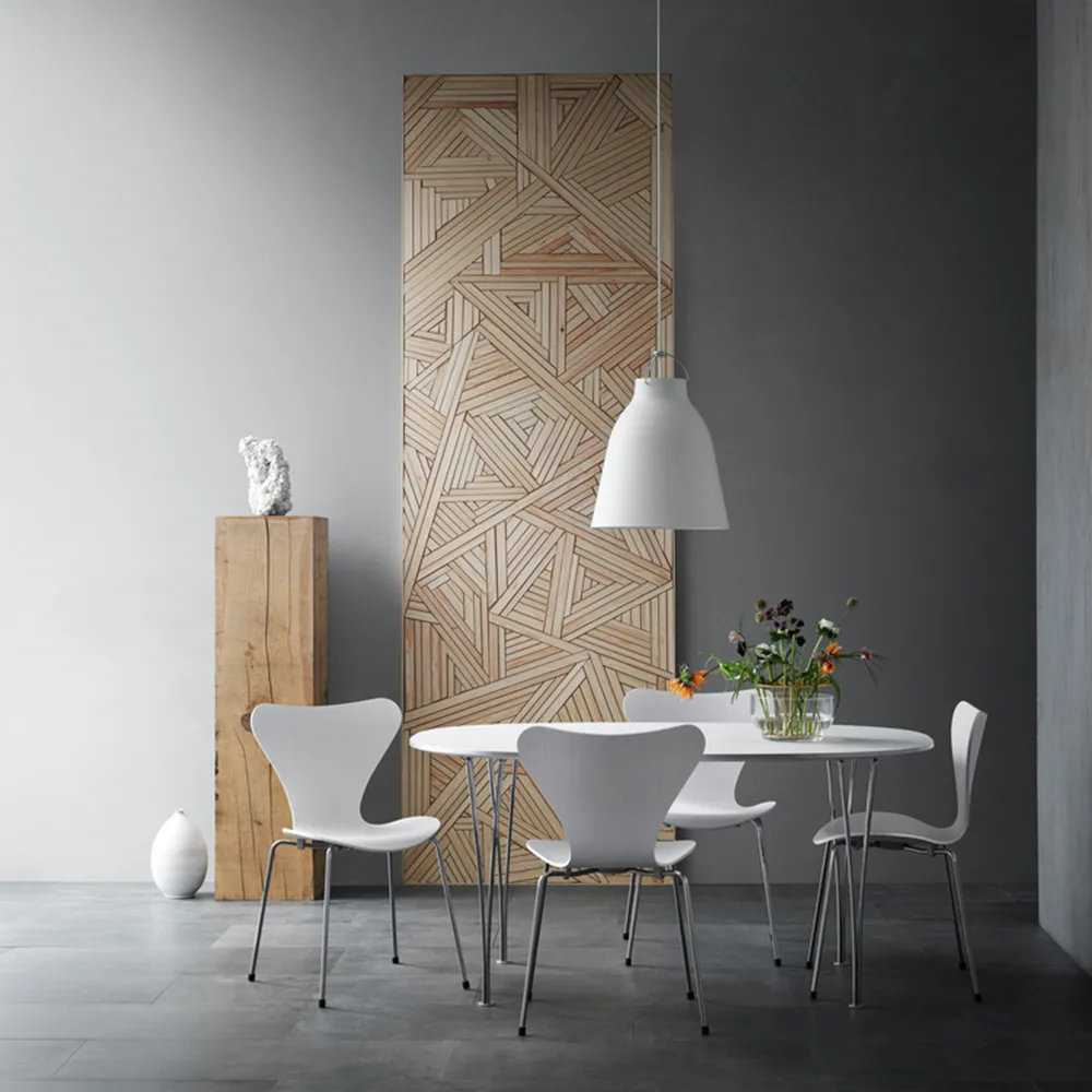 Sjuan 3107 stol, Vitlackerad-kromat stålstativ Fritz Hansen