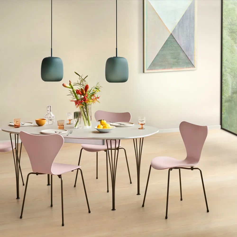Sjuan 3107 stol, Wild rose-lackad-kromat stålstativ Fritz Hansen