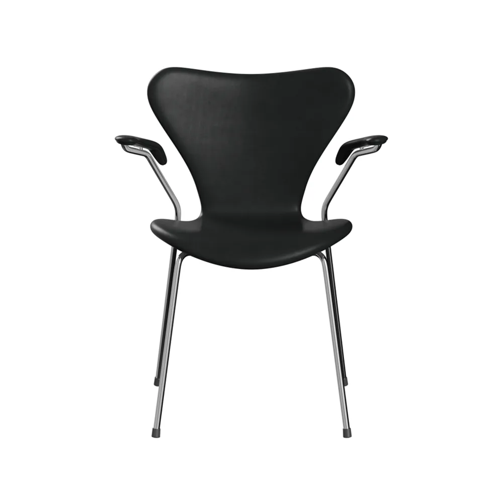 Sjuan 3207 helklädd karmstol kampanj, Leather wild black Fritz Hansen
