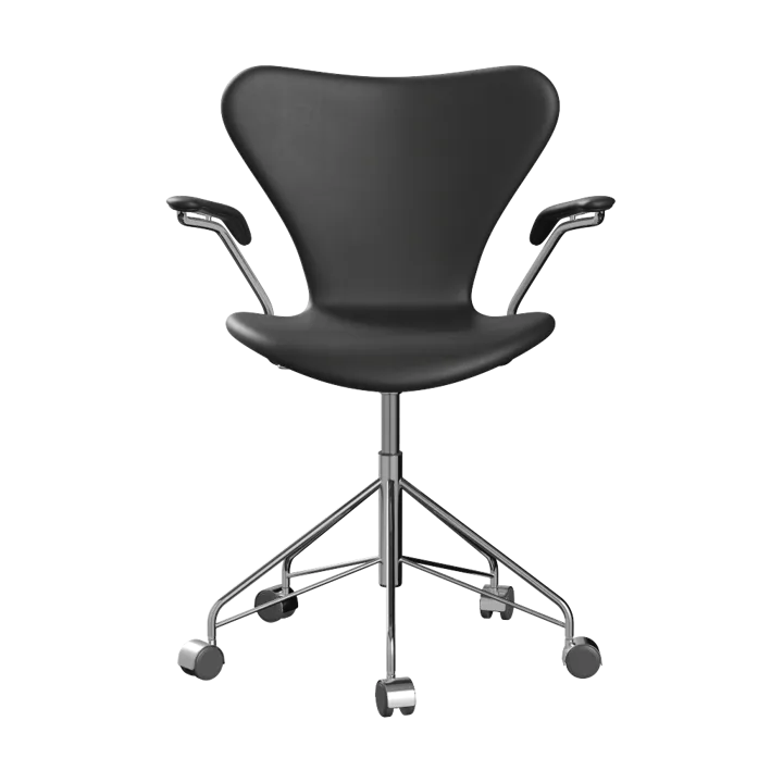 Sjuan 3217 helklädd kontorsstol mjuka hjul - Essential black leather-chrome - Fritz Hansen