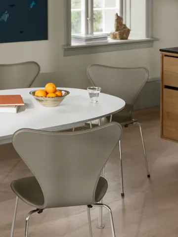 Sjuan Tailored stol - Harness Leather Slate Grey-chrome - Fritz Hansen