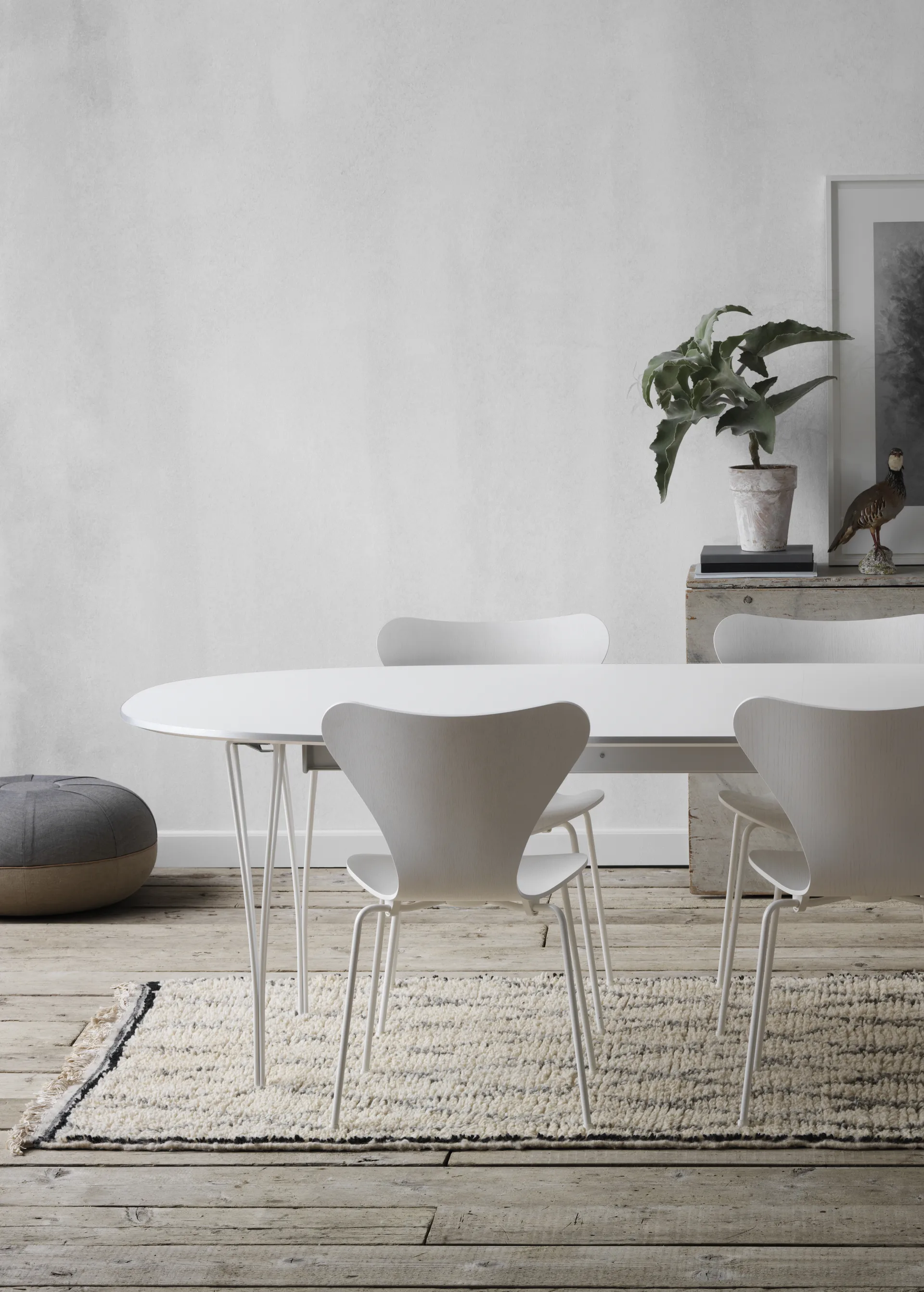 Superellips B620 matbord 170-270x100 cm, Grey laminate-alu-warm graphite Fritz Hansen