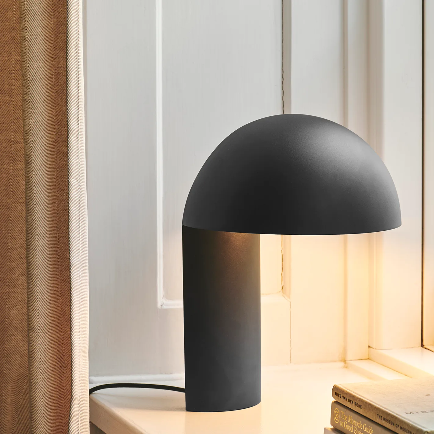 Leery bordslampa 40 cm, Svart Gejst