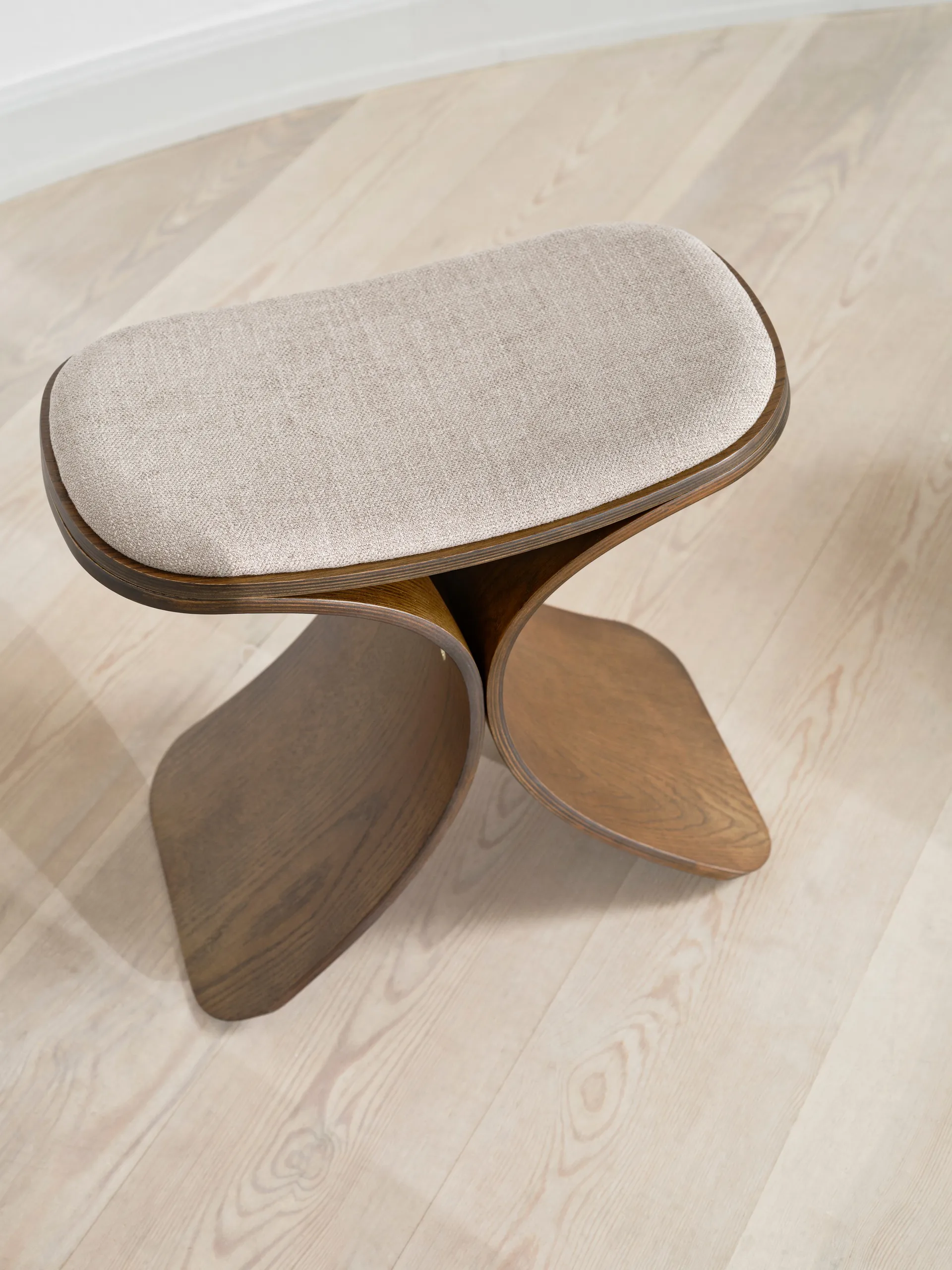Luno pall 48x28x72 cm, Mörk ek-mörk beige textil Gejst