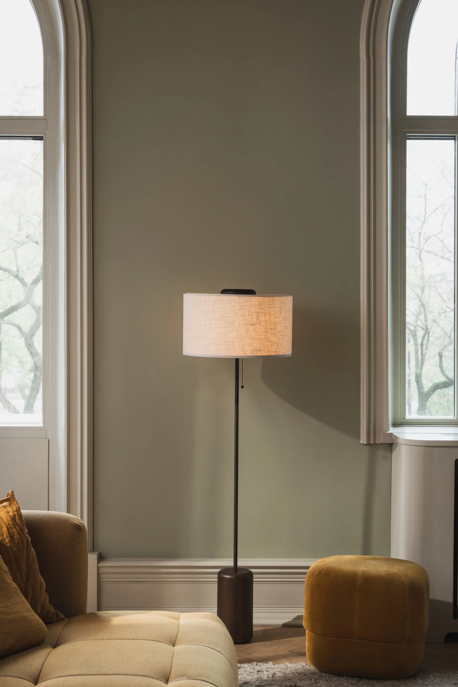 Bosco golvlampa, Brunbetsad ek Globen Lighting