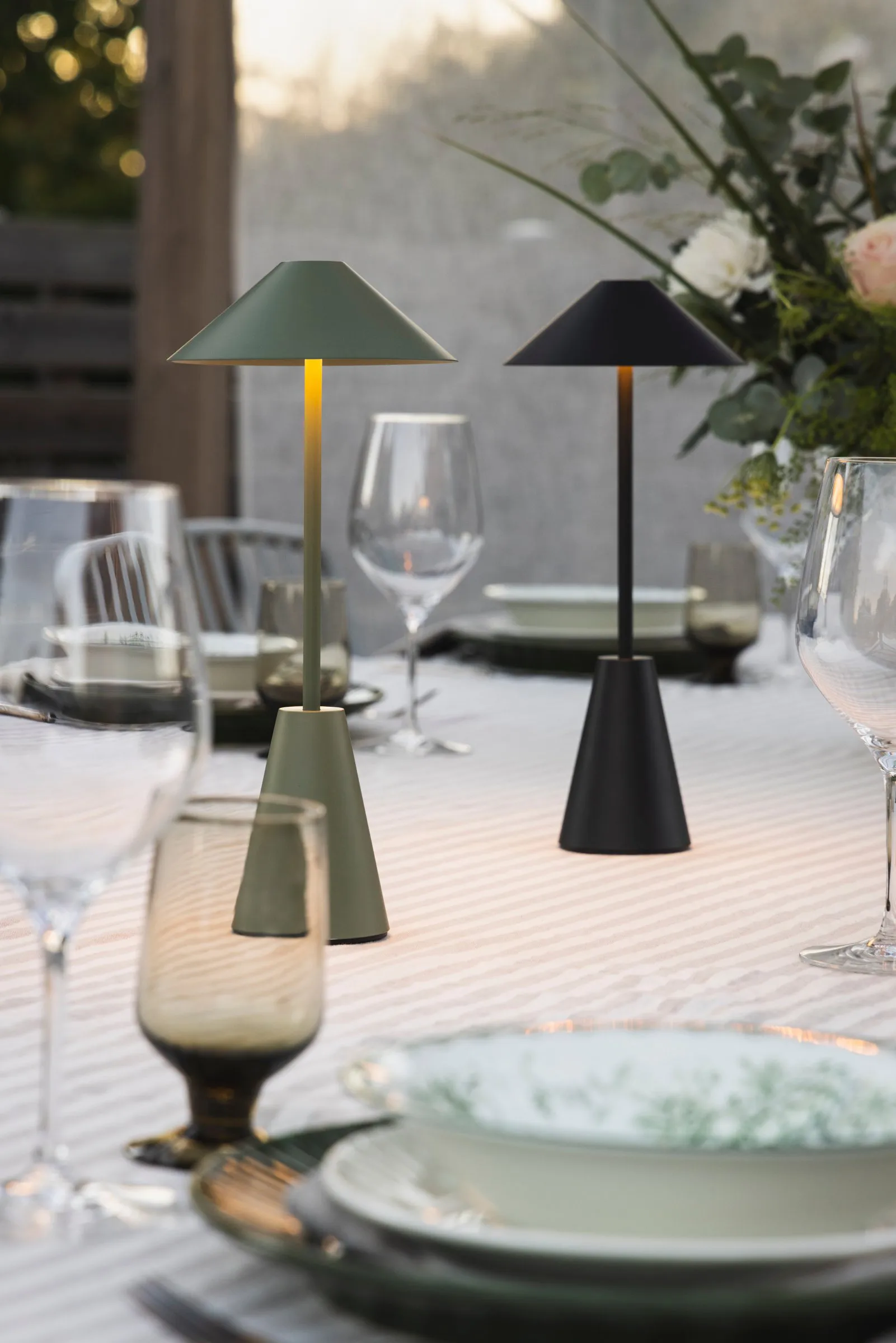 Cannes 32 portabel bordslampa, Svart Globen Lighting