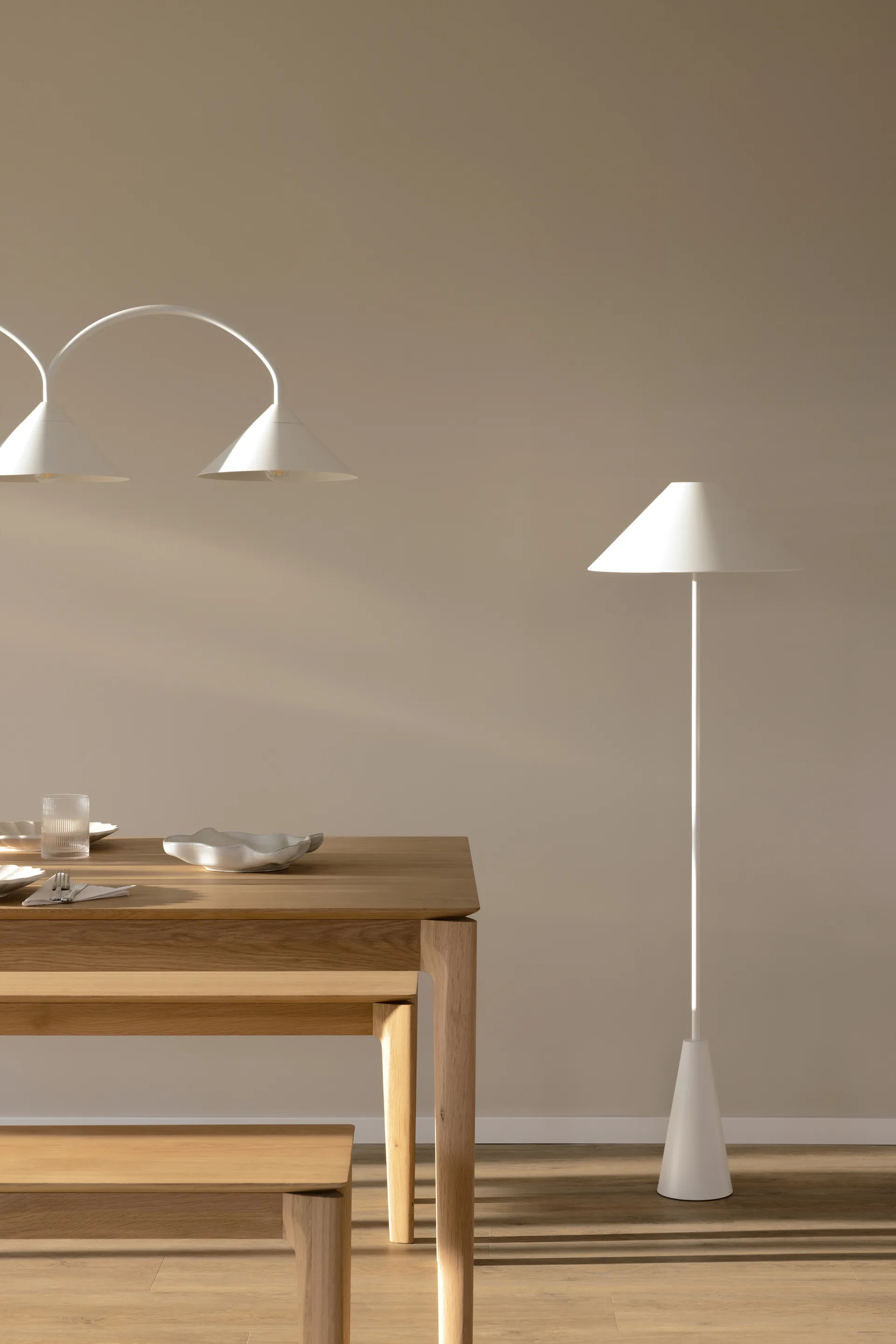Cannes golvlampa 140 cm, Vit Globen Lighting
