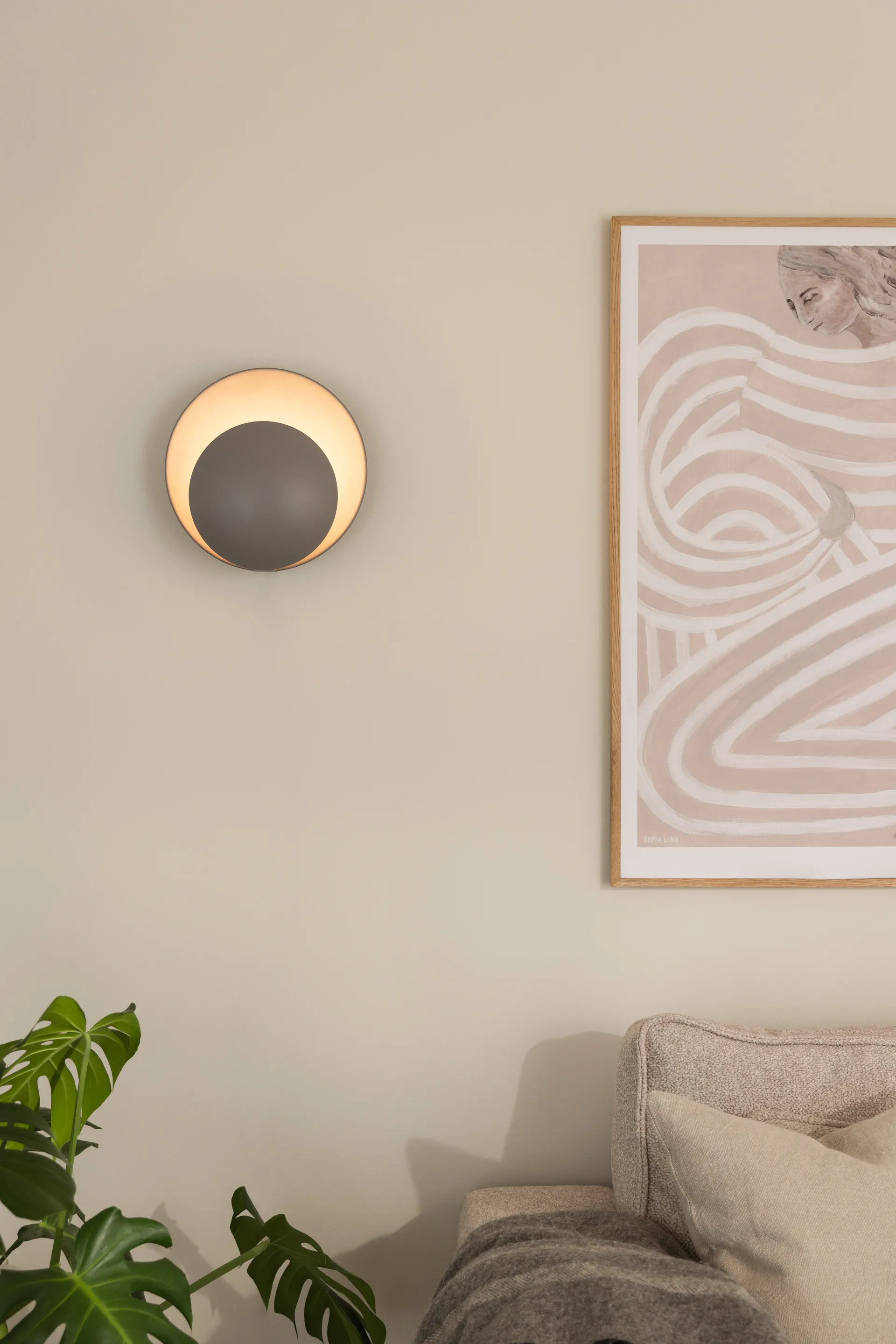 Orbit vägglampa, Grå Globen Lighting