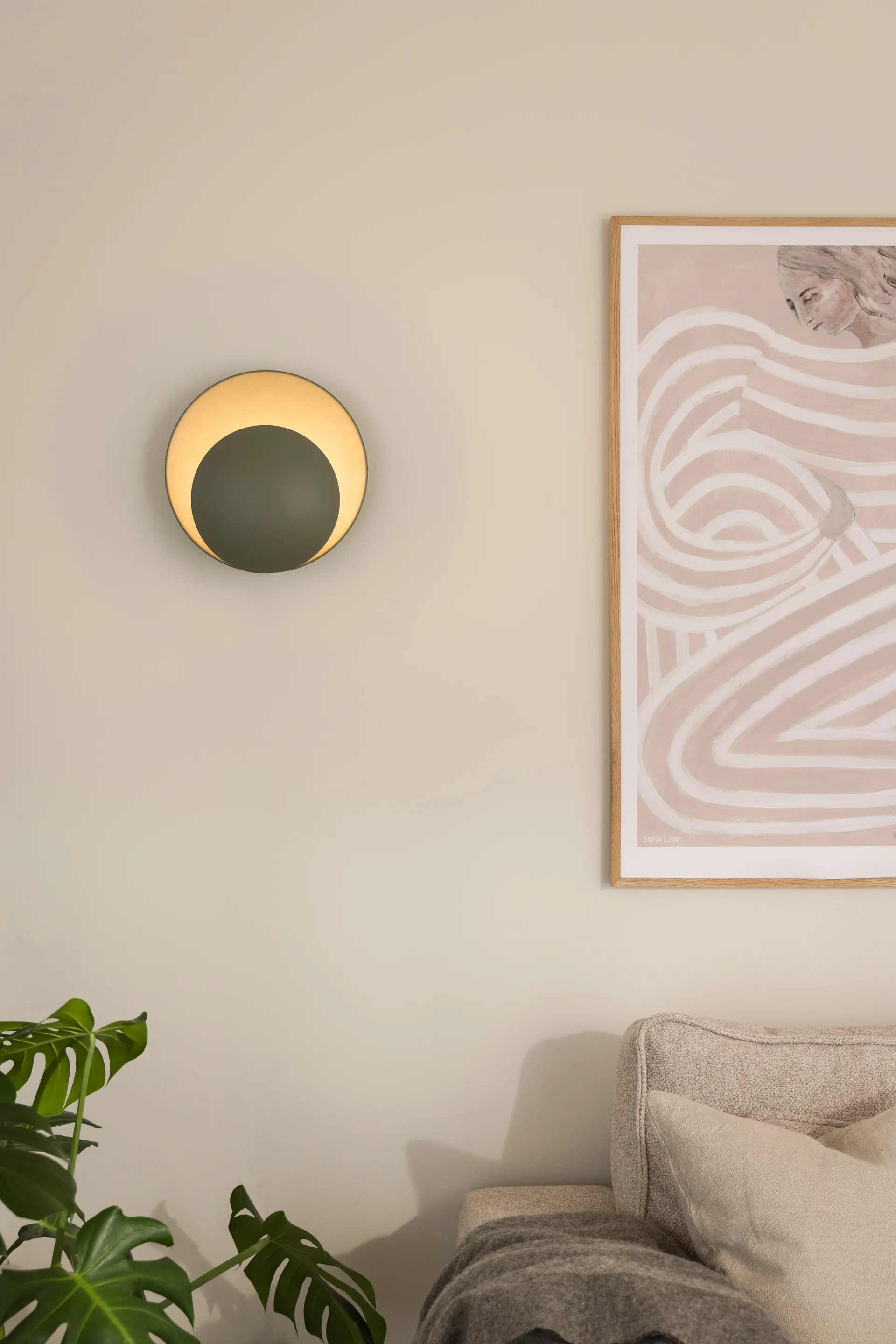 Orbit vägglampa, Mossgrön Globen Lighting
