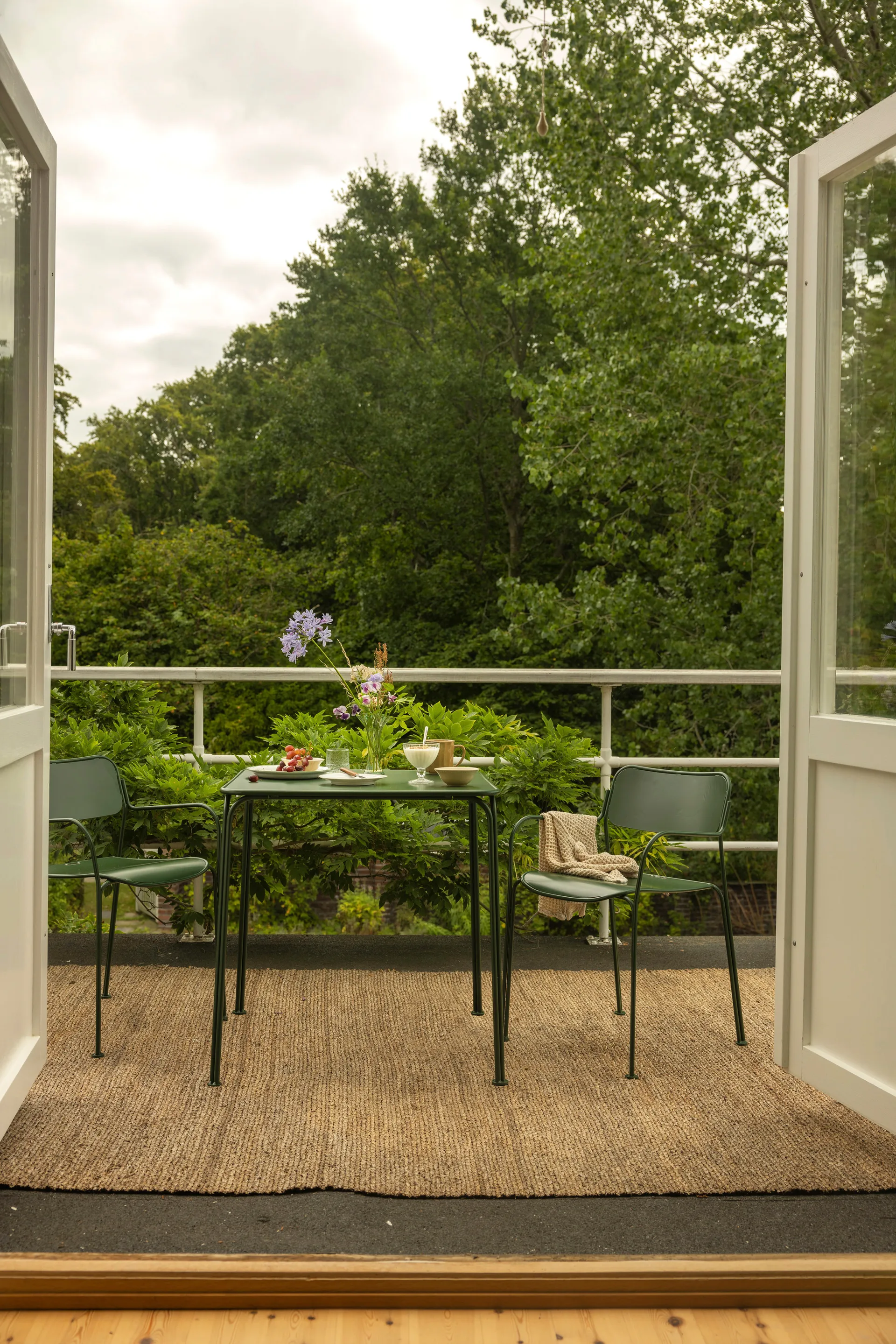 Table Libelle bord 70x70 cm, Grön Grythyttan Stålmöbler