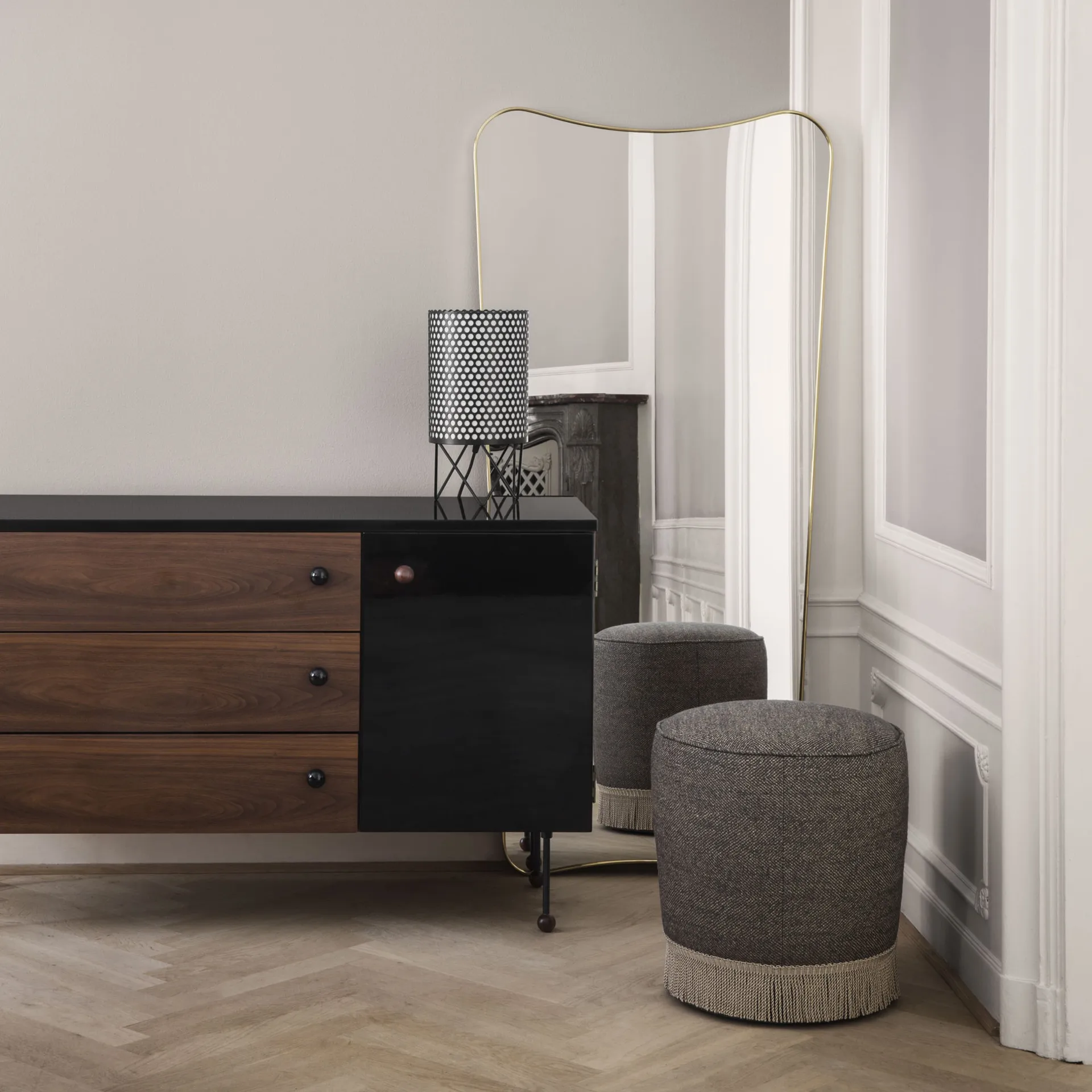 62 Dresser byrå, american walnut, 3 lådor GUBI