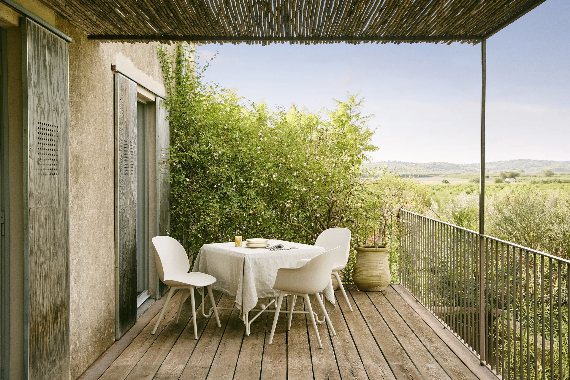 Beetle Dining Outdoor stol, Alabaster white GUBI