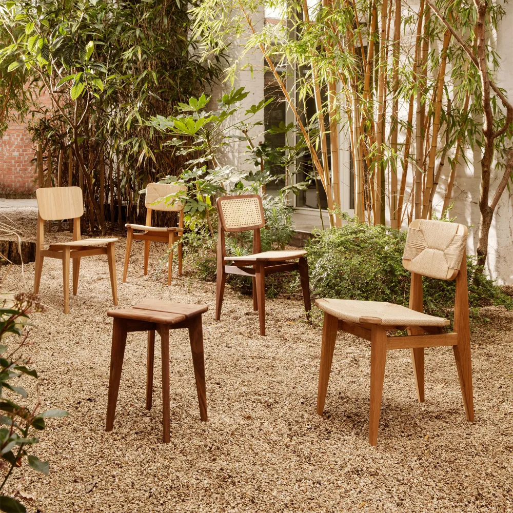 C-Chair stol, american walnut, rotting GUBI