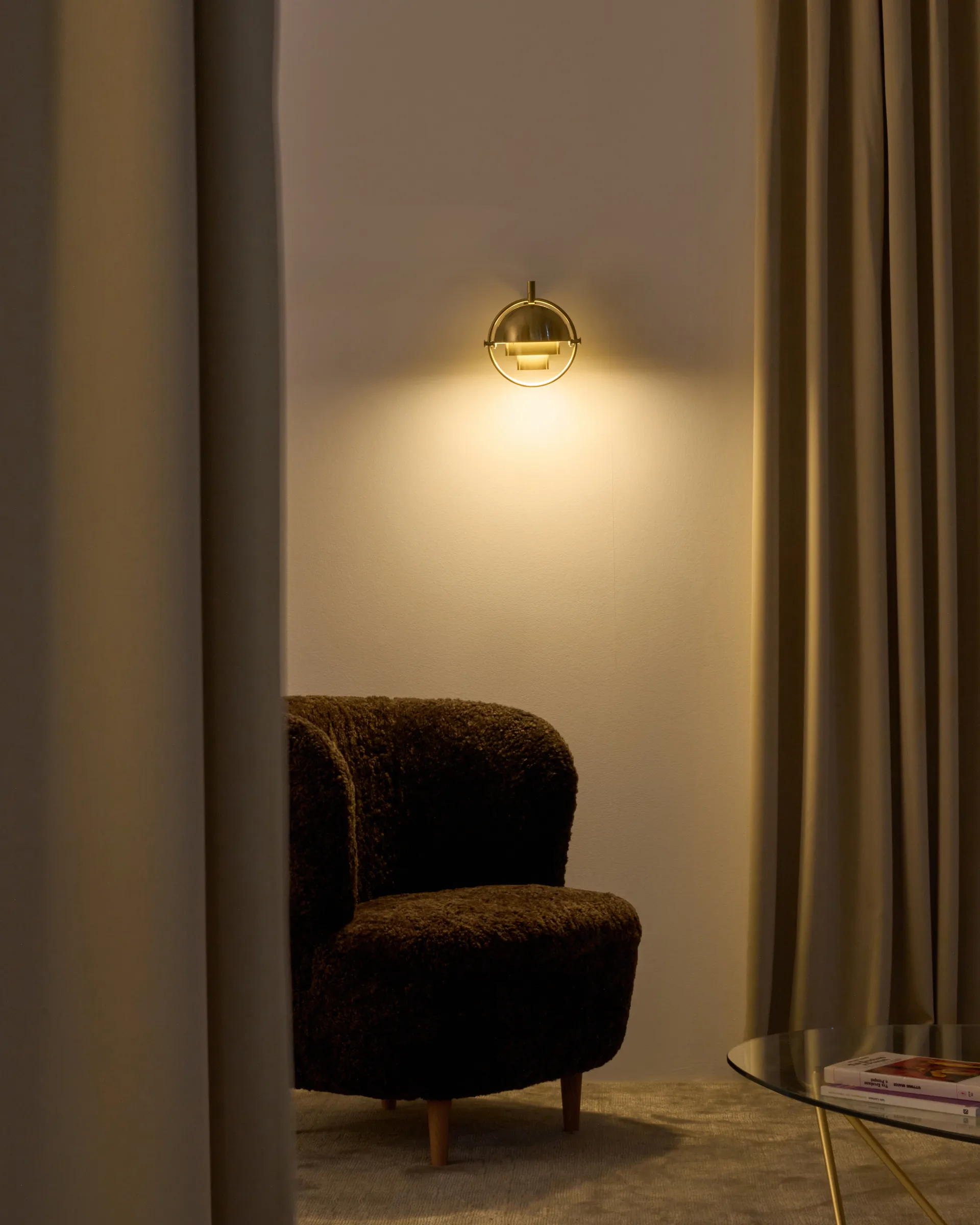 Multi-Lite vägglampa, Mässing GUBI