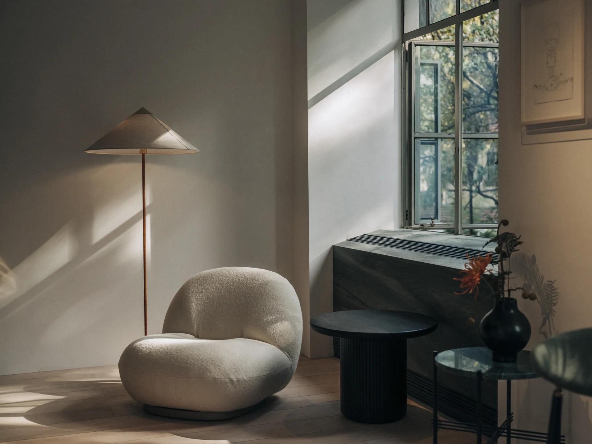 Pacha loungefåtölj, Karakorum 001-pearl gold GUBI