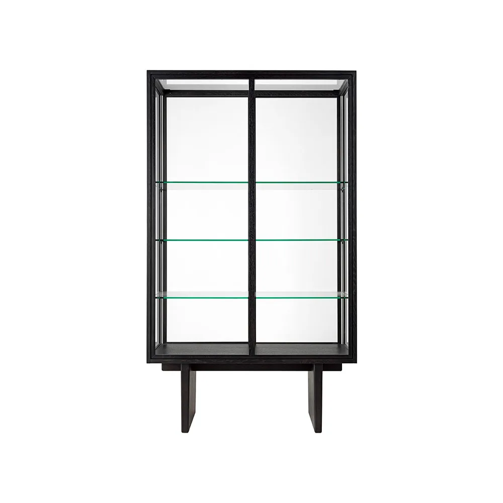Private vitrinskåp, glas, brun-svartbetsad ek GUBI
