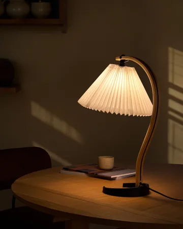 Timberline bordslampa - Oak-birch-white - GUBI
